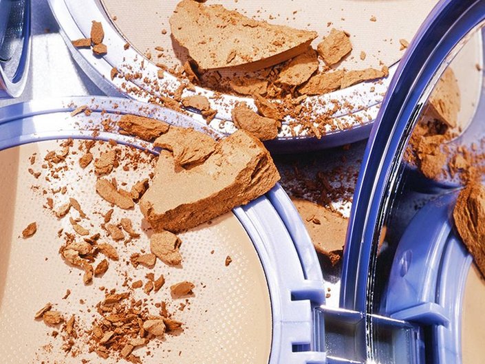 10 Of The Best Powder Foundations and Why You’ll Love Them