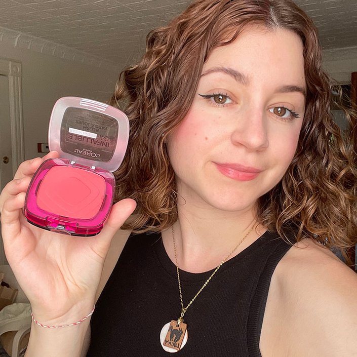juliana wearing the loreal paris infallible blush