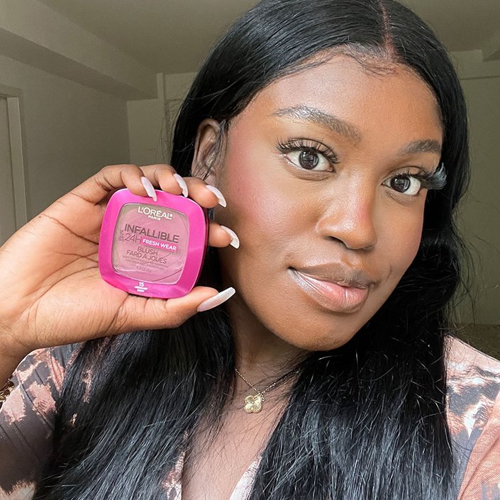 sarah wearing the loreal paris infallible blush