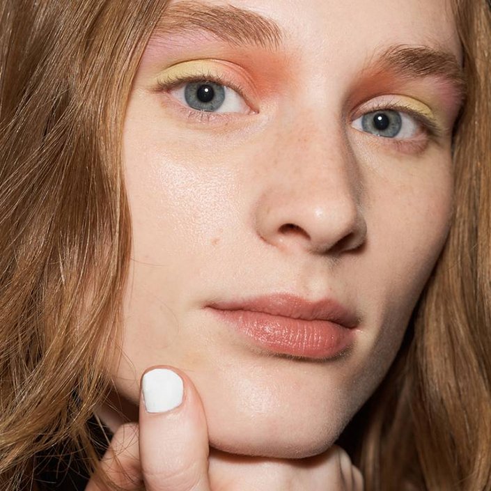 4 Oily Skin Hacks Every Shiny Girl Needs ASAP