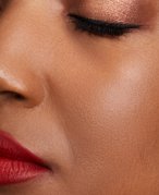 why-does-foundation-turn-orange-oxidation